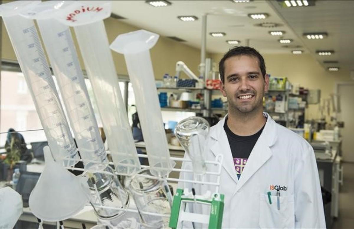 zentauroepp38303504 barcelona  05 05 2017 joan segu   estudiante de biotecnolog 170514125352