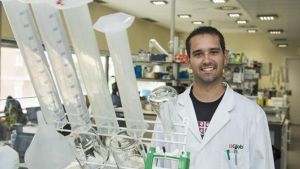 zentauroepp38303504 barcelona  05 05 2017 joan segu   estudiante de biotecnolog 170514125352