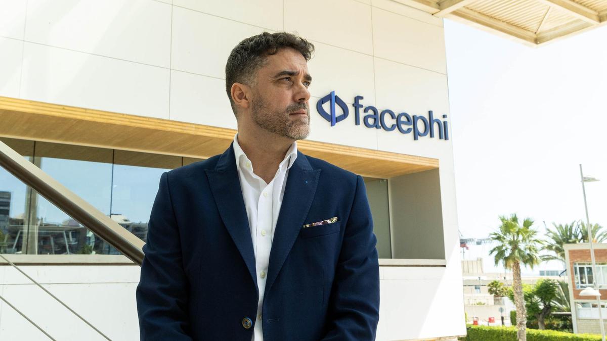 El presidente de Facephi, Javier Mira, en la sede de la empresa en Alicante.