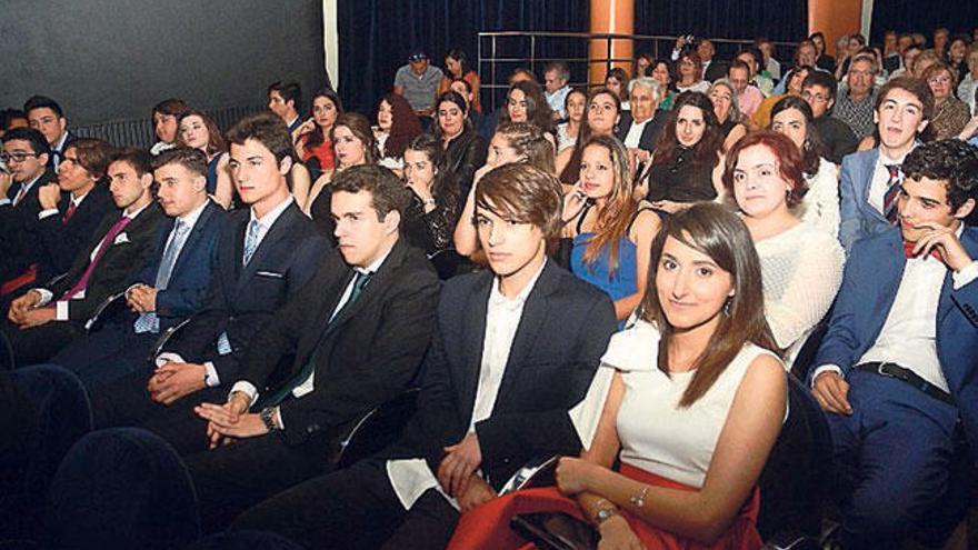 Acto de graduación del IES Valle Inclán en el Teatro Principal