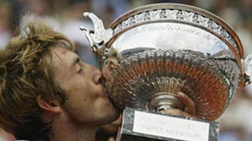 Ferrero encarrila su cuarto Roland Garros de leyendas