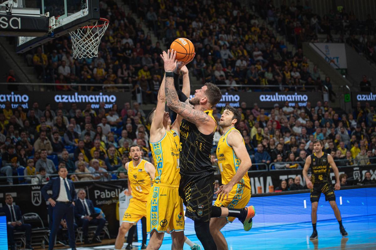 El partido La Laguna Tenerife CB Canarias-CB Gran Canaria, en imágenes
