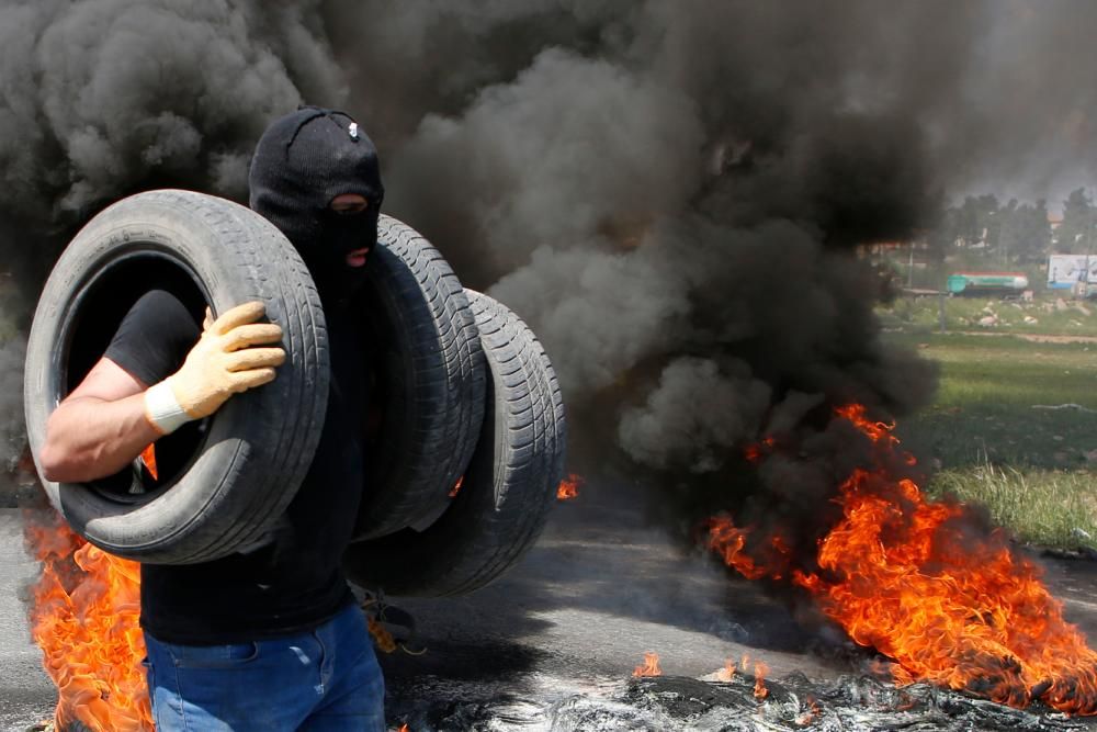 Siete palestinos murieron y unos 250 resultaron heridos por disparos de soldados israelíes durante las protestas de este viernes cerca de la frontera entre Gaza y el Estado hebreo.