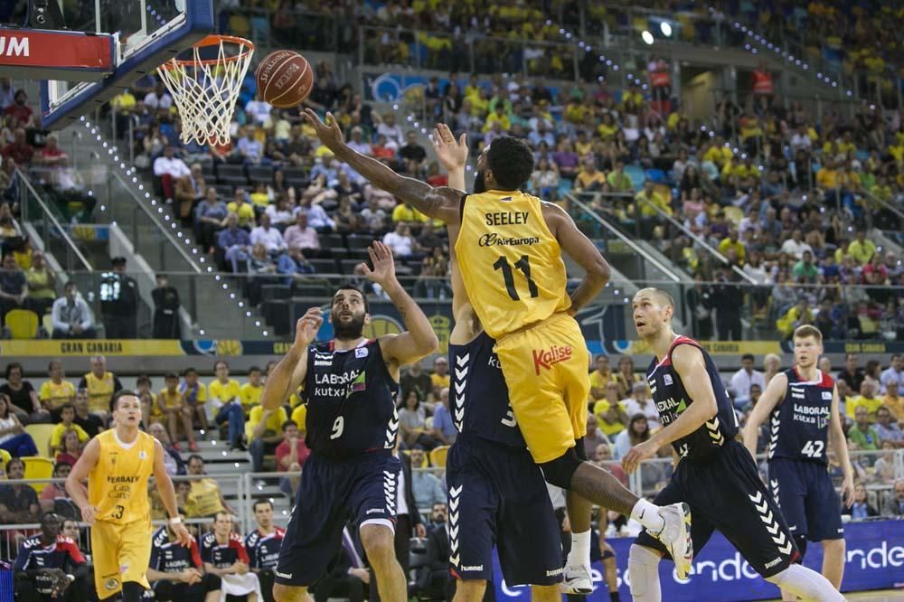 Herbalife Gran Canaria 93 - 87 Laboral Kutxa