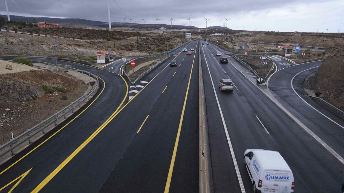 Autopista del Sur de Tenerife (TF-1).