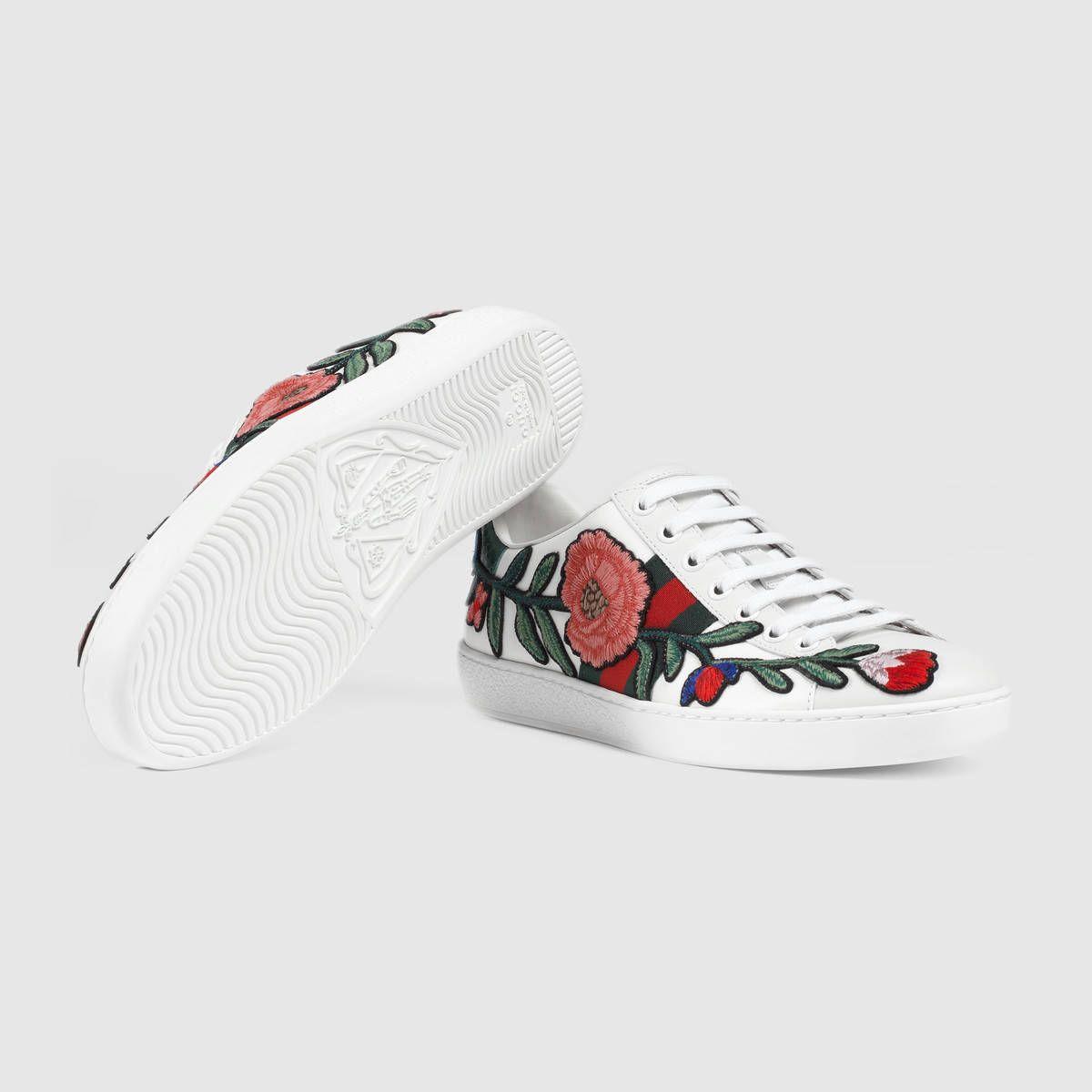 Zapatillas con bordados de Gucci (c.p.v.)