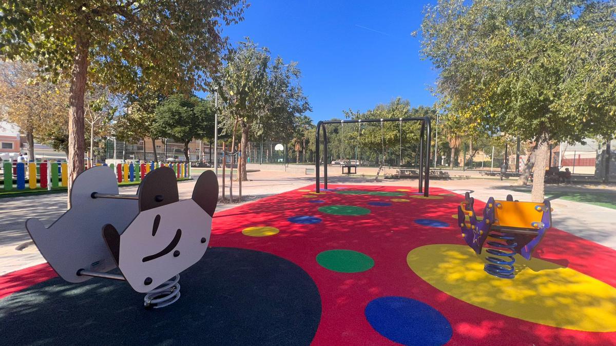 Nueva zona de juegos en el parque de Alborgí de Paterna