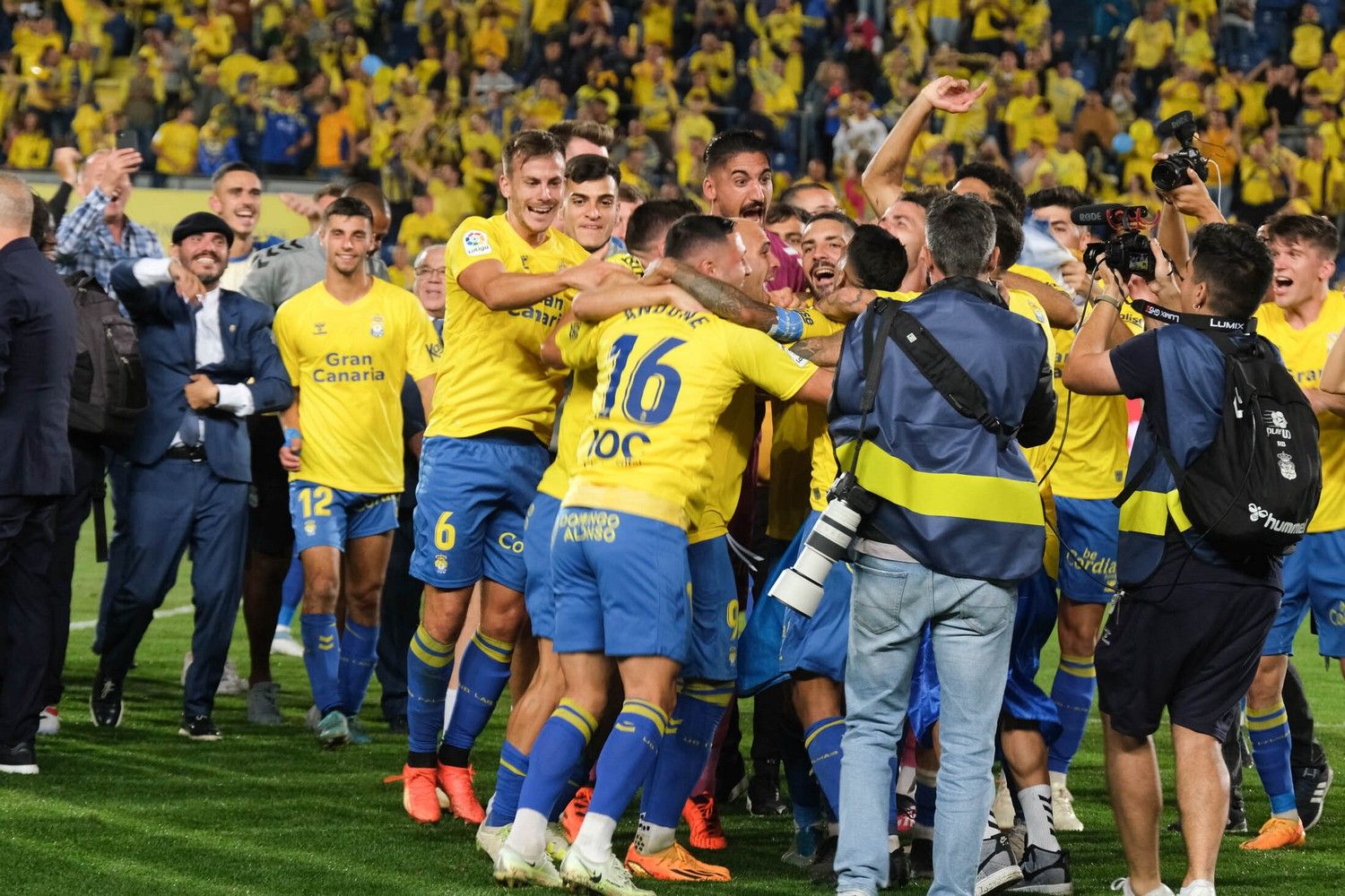 Ascenso de la UD Las Palmas, la celebración en el Estadio de Gran Canaria