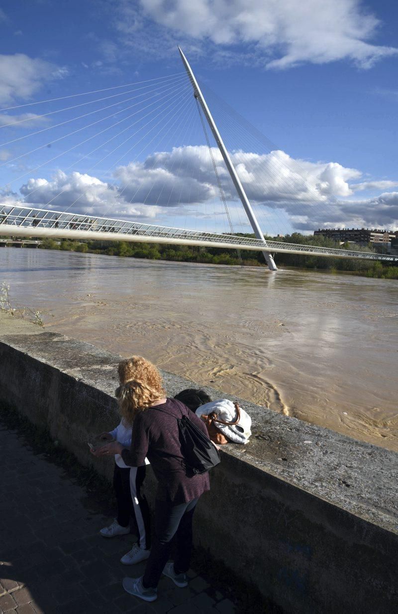 La crecida del Ebro se acerca a Zaragoza