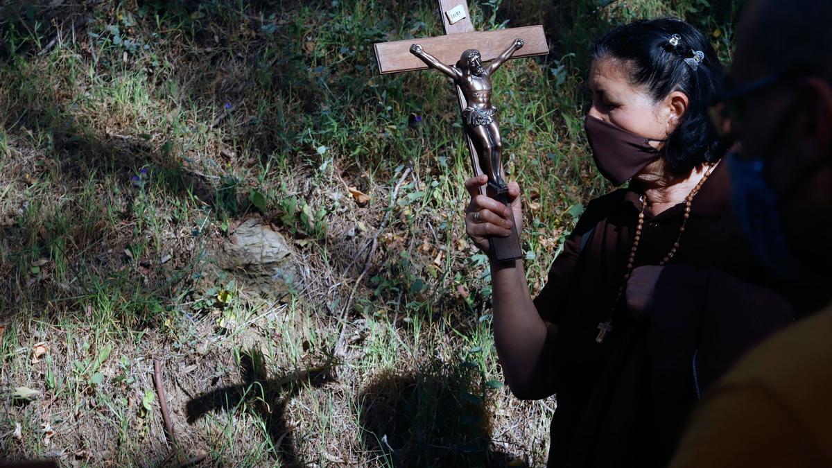 Con motivo de la suspensión de la estación de penitencia, la Ermita del Monte Calvario permanece abierta este Viernes Santo de manera ininterrumpida desde las 10h hasta las 20h.