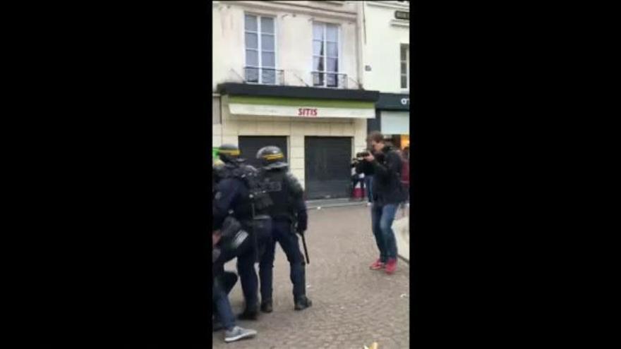 El jefe de seguridad de Macron que golpeó a manifestantes es detenido