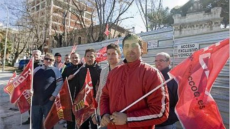 Trabajadores del complejo 9 d&#039;Octubre van a la huelga para cobrar sus salarios