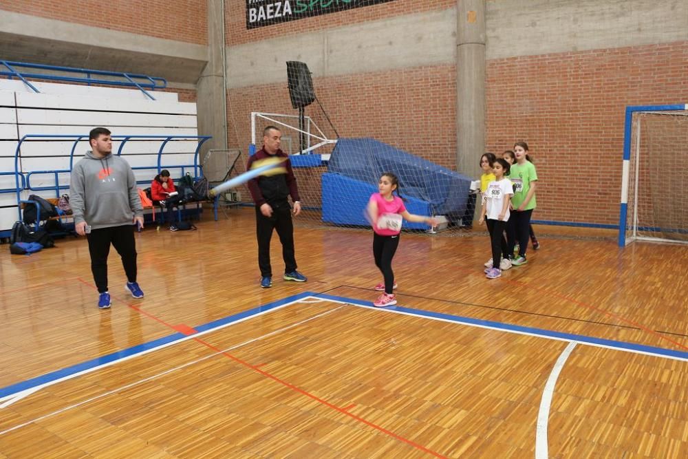 Jugando al atletismo en Alcantarilla