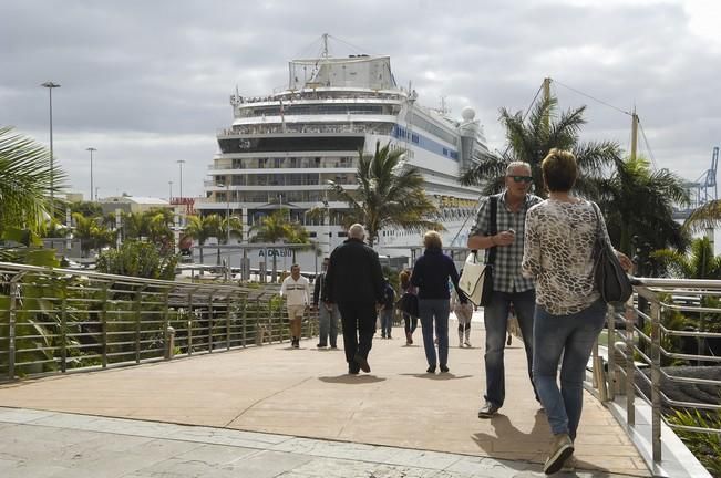 Cruceros atracados en el muelle Santa Catalina, 12 de marzo de 2016