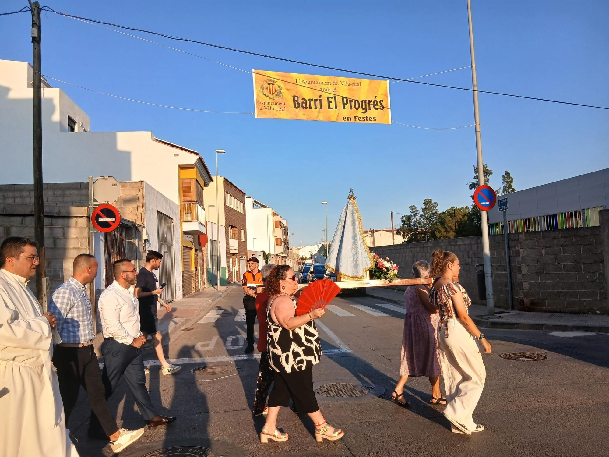 Misa y procesión en las fiestas del barrio El Progreso en Vila-real