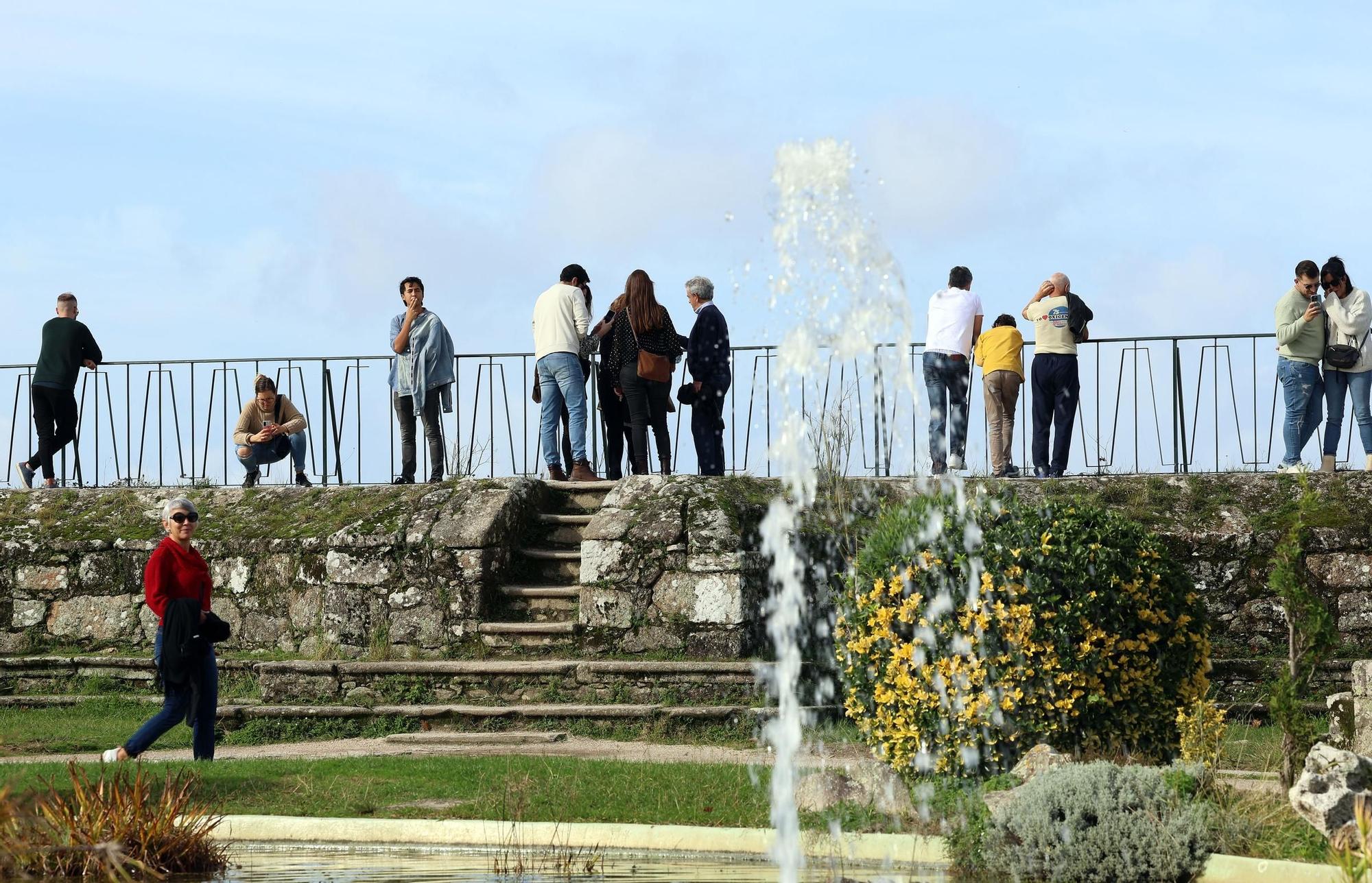 Los vigueses "hacen la fotosíntesis" antes de la llegada de la lluvia