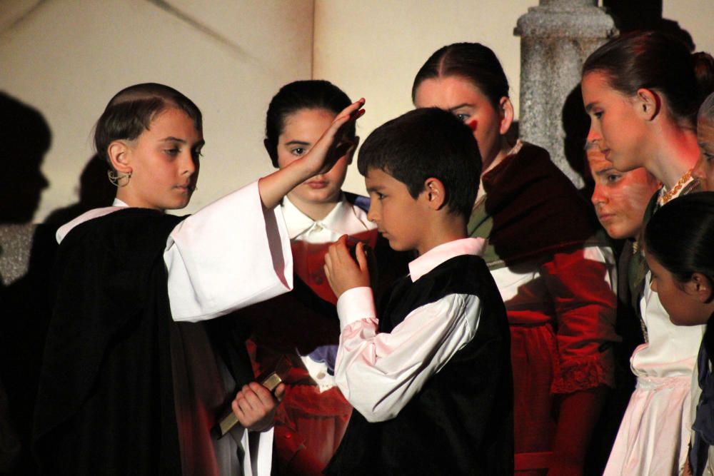 Niños en la representación de los ''Miracles'' de Sant Vicent Ferrer