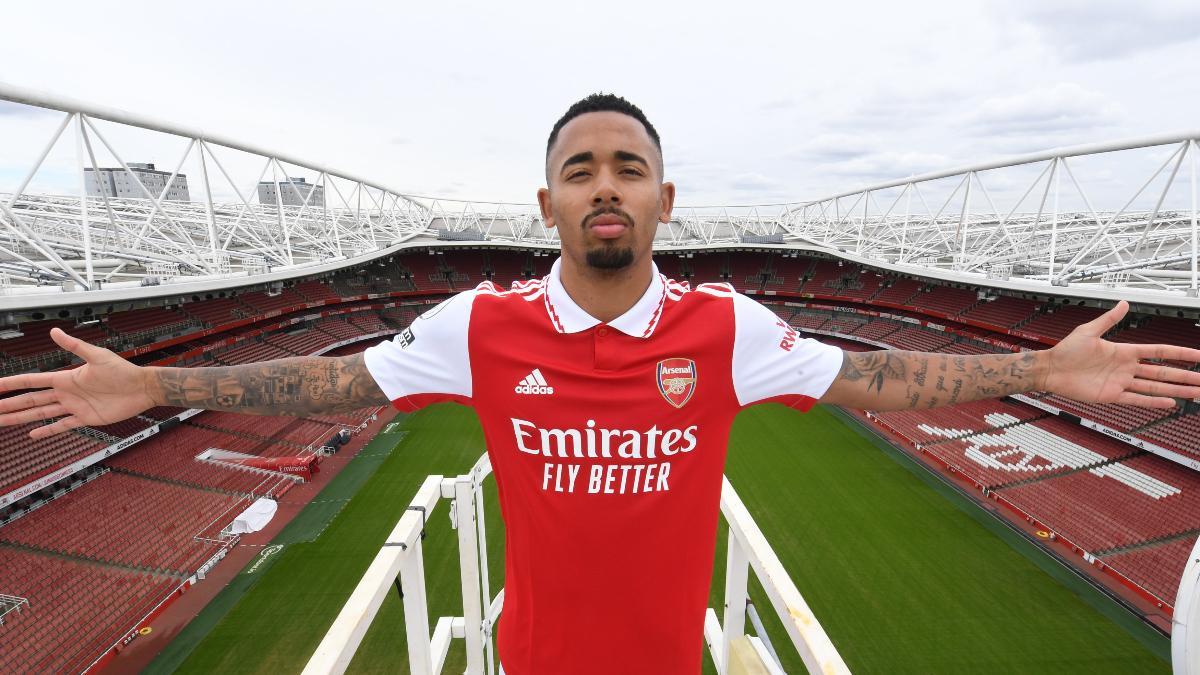 Gabriel Jesús con la elástica del Arsenal