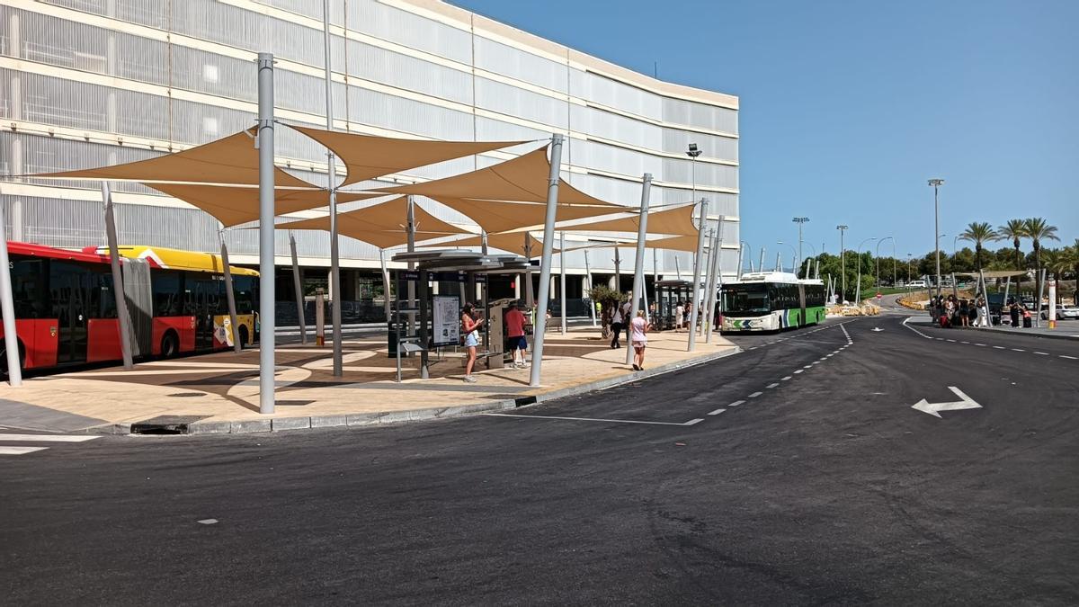 Así es la nueva parada de autobuses del aeropuerto de Palma.