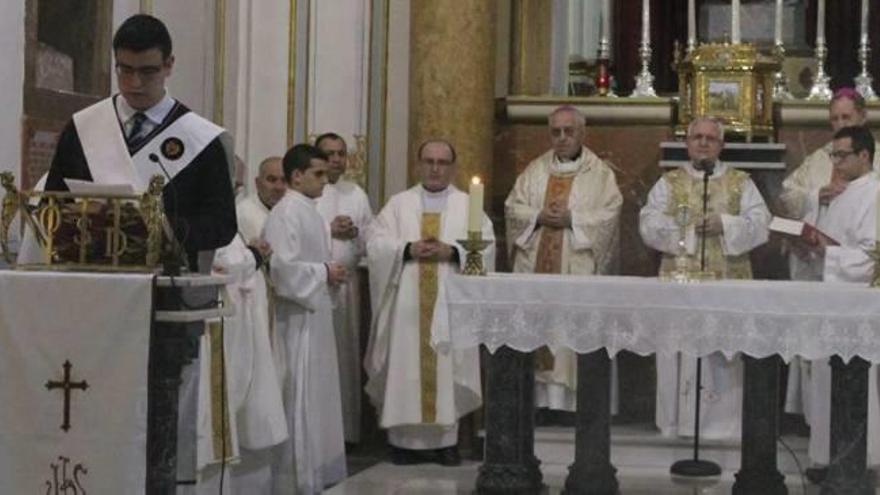 Un instante de la ceremonia de acción de gracias que sirvió para conmemorar el 275 aniversario de la formación del seminario de Orihuela.