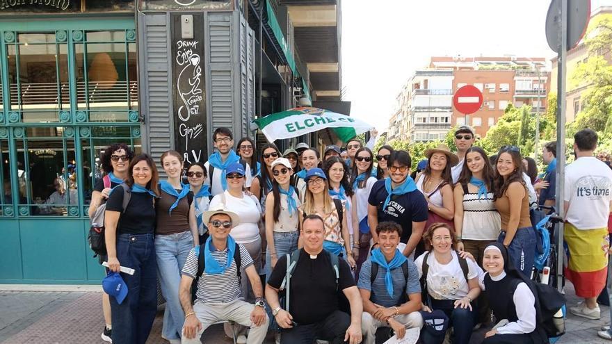 Alumnos y profesores del CEU de Elche participan en la visit