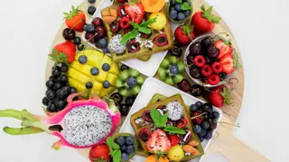 Retrasa el envejecimiento, es rica en fibra y mejora la salud cardiaca: por qué deberías incluir esta fruta en tu dieta