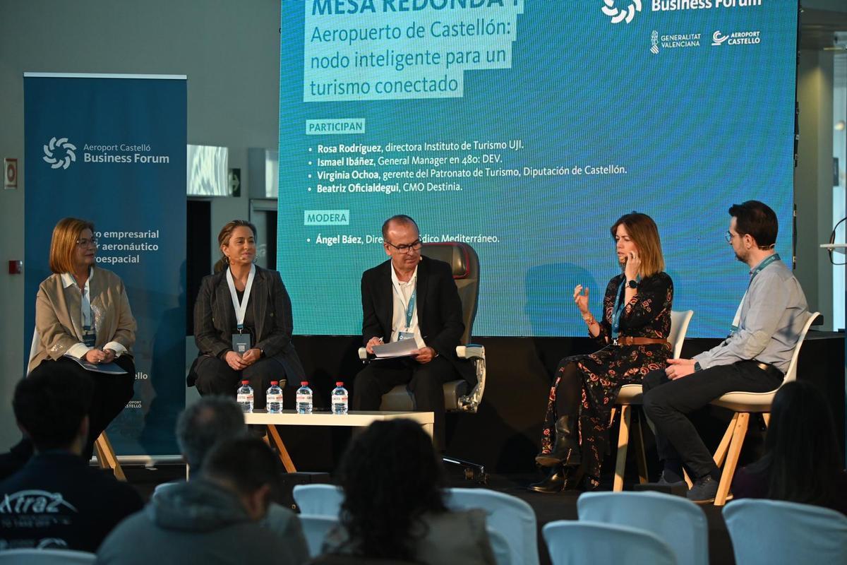 Rosa Rodríguez, Virginia Ochoa, Ángel Báez, Beatriz Oficialdegui e Ismael Ibáñez.