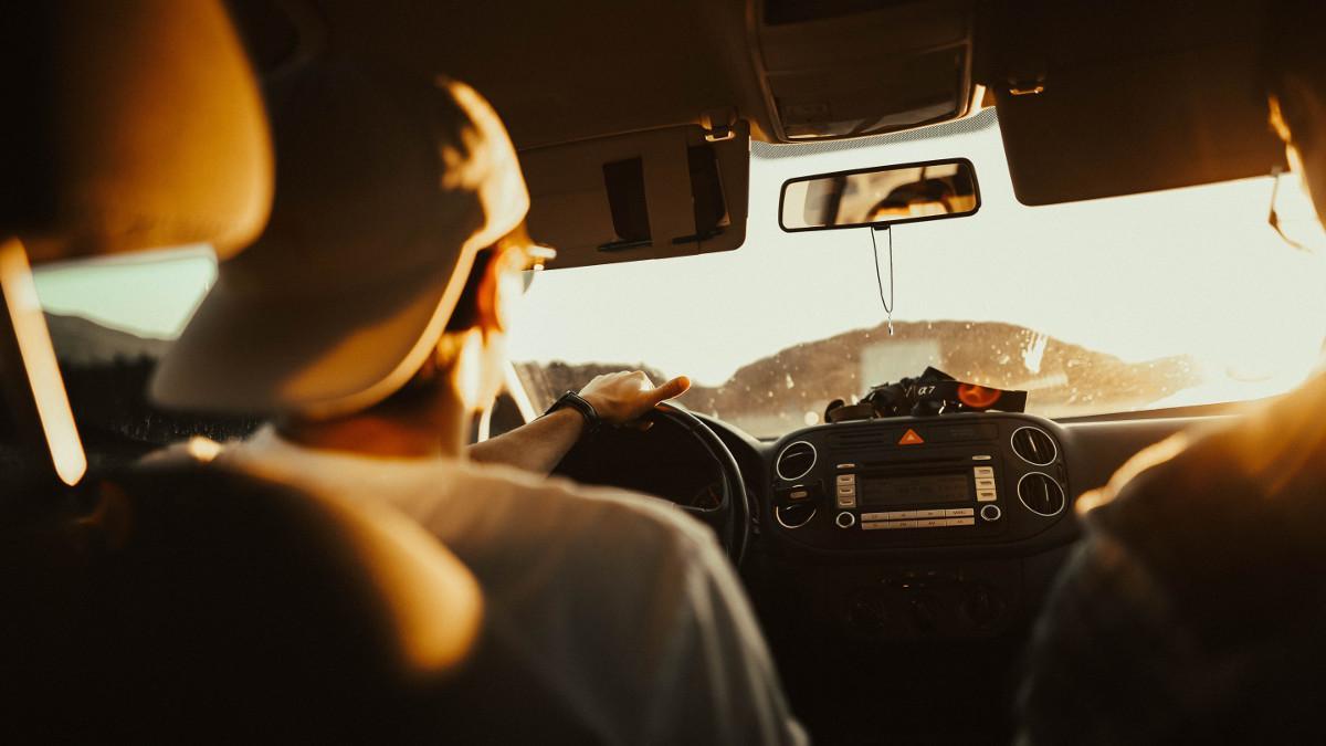 Trucos y accesorios para protegerse de la ola de calor en el coche