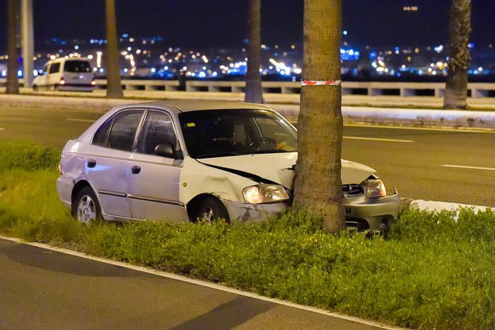 Accidente de tráfico en la avenida Marítima, a ...