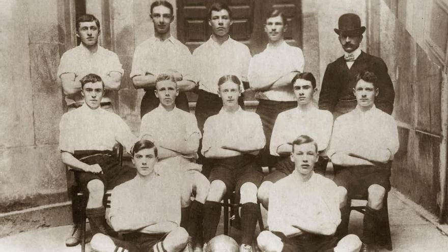 Primera mención al fútbol en España el 10 de junio