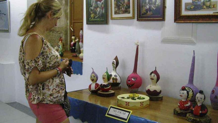 Exposición de manualidades en la Casa del Parque.