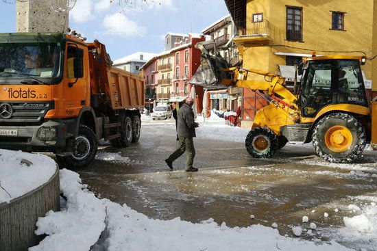 Puigcerdà treu la neu dels carrers