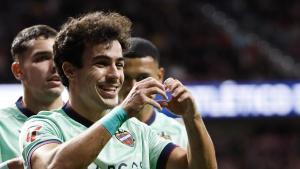 Manu Sánchez sonriente tras anotar en Liga con el Levante