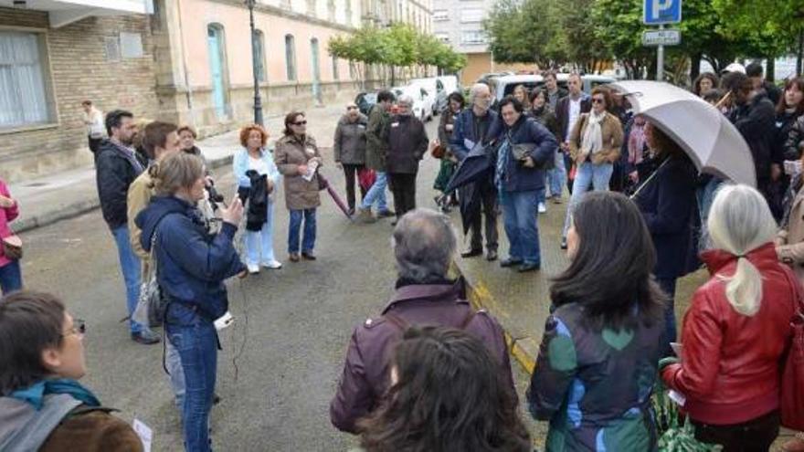 Participantes en la visita, en la que ejercieron de guías Marta Guirado y Diego Germade.  // Gustavo Santos