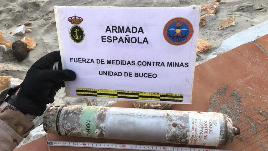 La bengala de fósforo recogida por la Armada