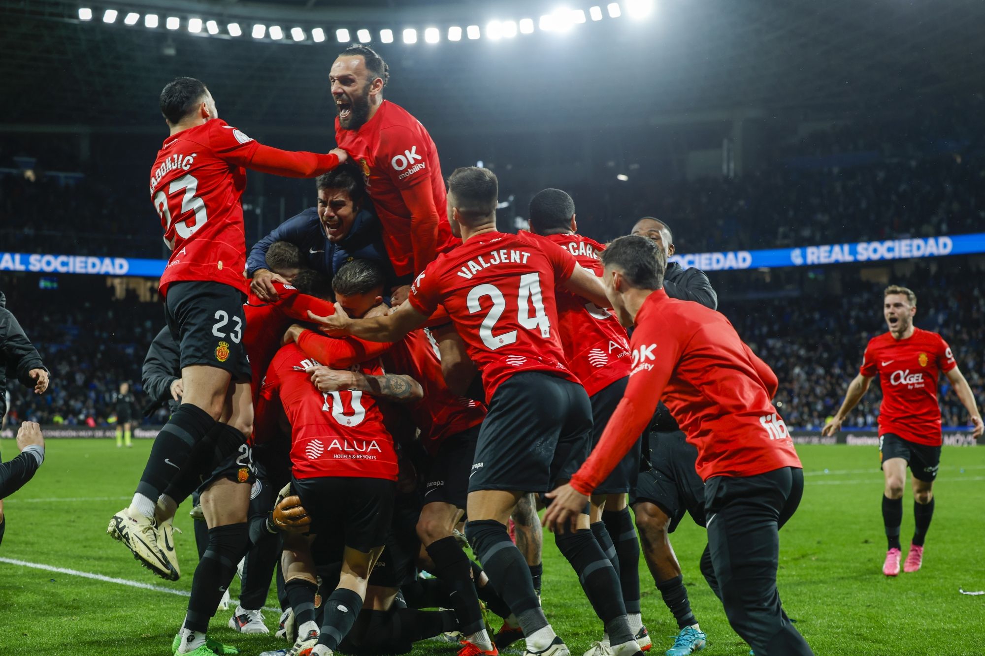 Las mejores fotos de la proeza histórica del Mallorca, que jugará la final de la Copa del Rey