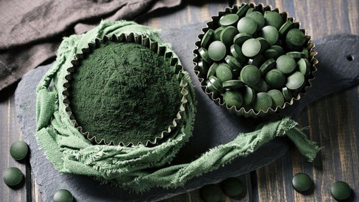 Espirulina en polvo y en pastillas