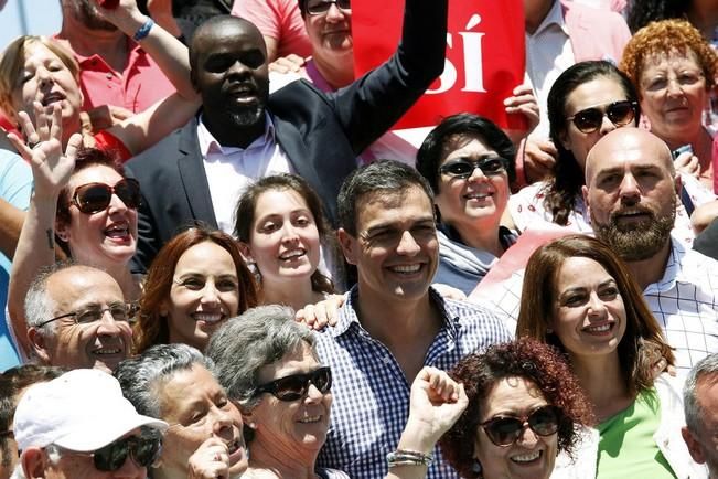 PEDRO SÁNCHEZ EN PUERTO DE LA CRUZ