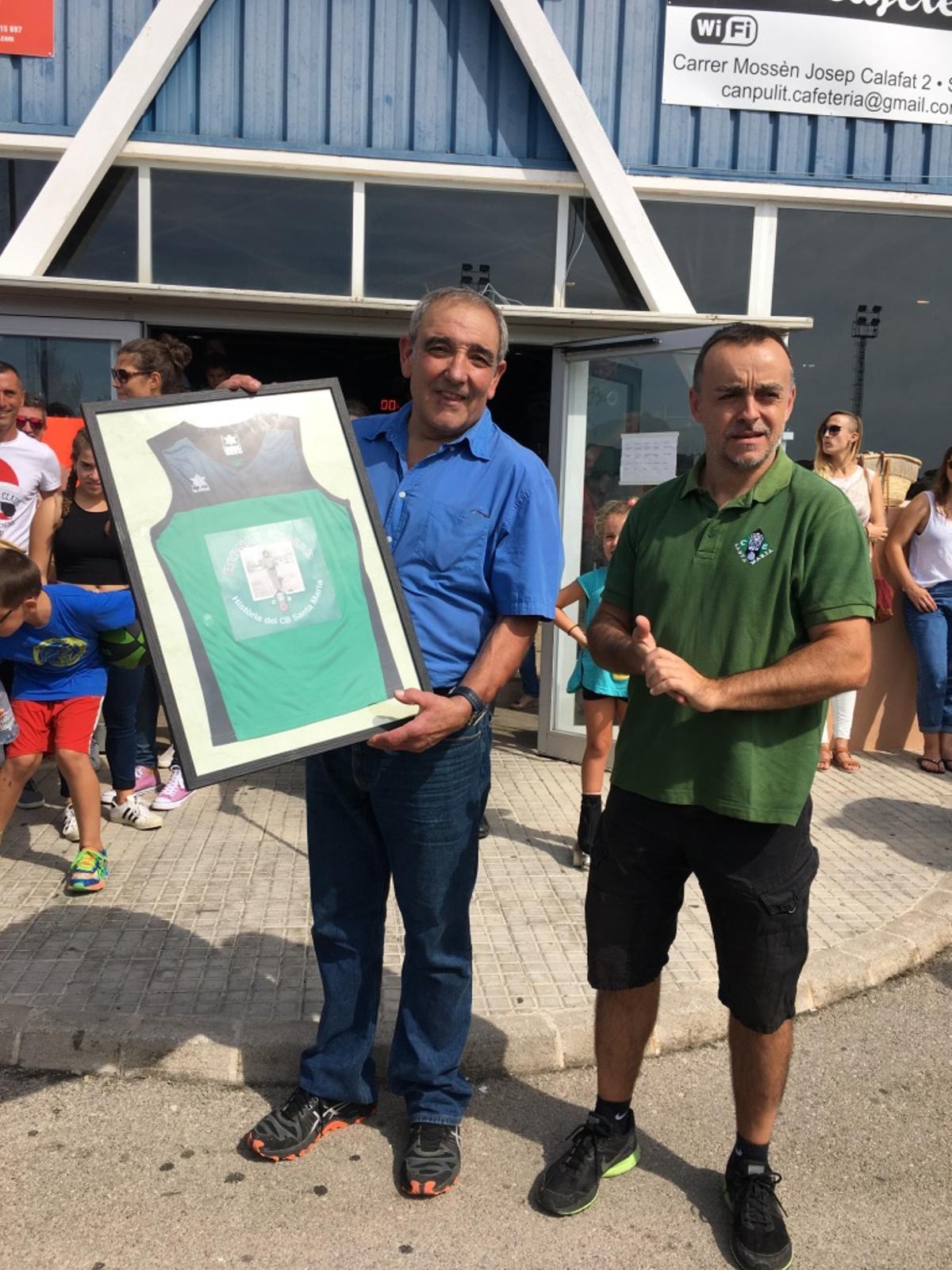 Bernat Comas, durante el homenaje que le dispensó el CB Santa Maria en 2018.