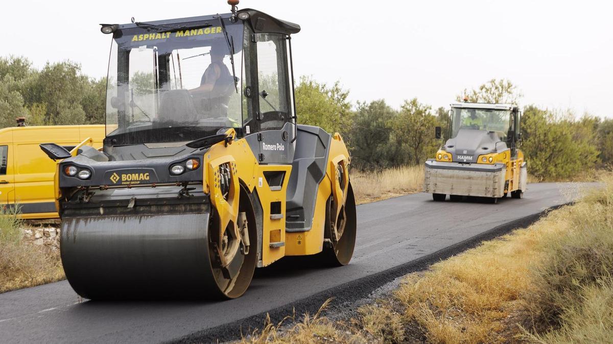 Imagen de archivo de los trabajos para arreglar la carretera de Codo.