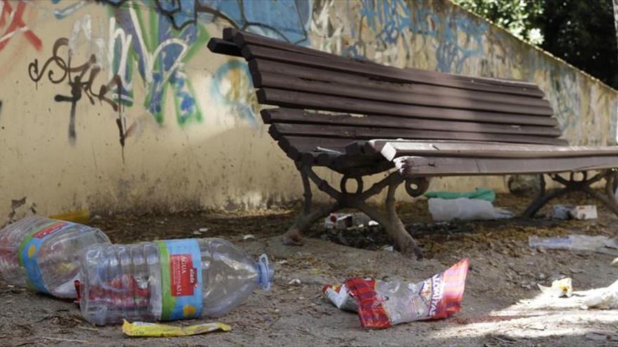 El dispositivo policial en Cáceres para perseguir los botellones en la calle se mantendrá