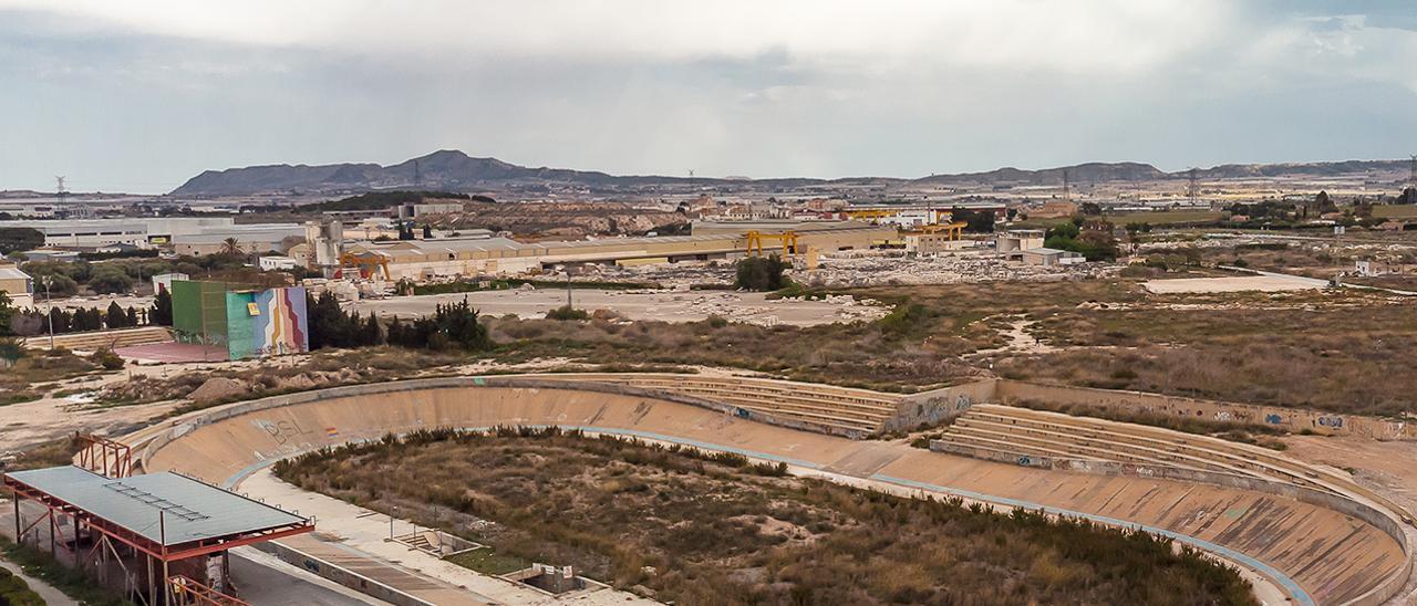 Imagen aérea del inacabado velódromo de Novelda.