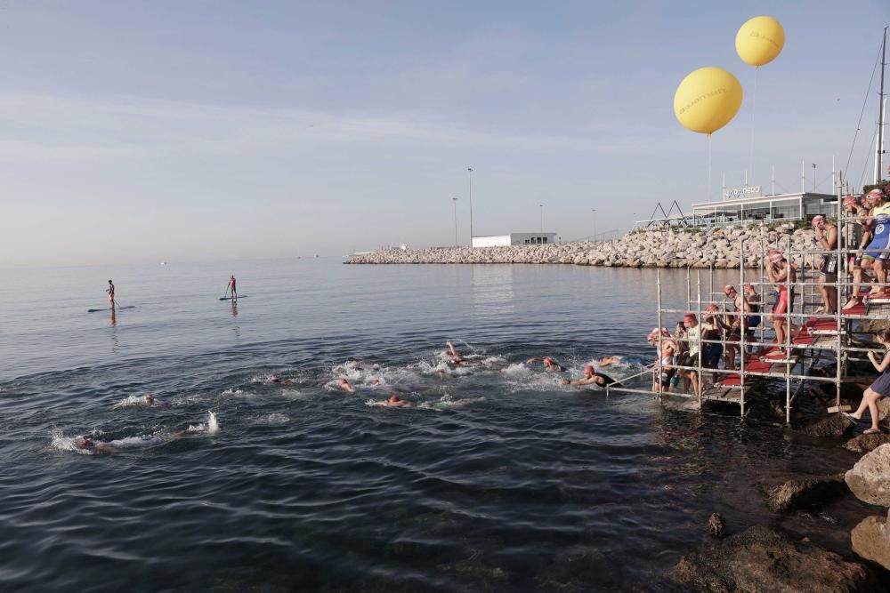 Triatlón: Paco Arnau y Carol Sitges ganan en el Passeig Marítim