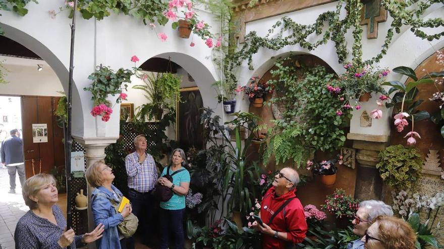 El PSOE afirma que la falta de regulación del Casco Histórico pone en riesgo la Fiesta de los Patios de Córdoba
