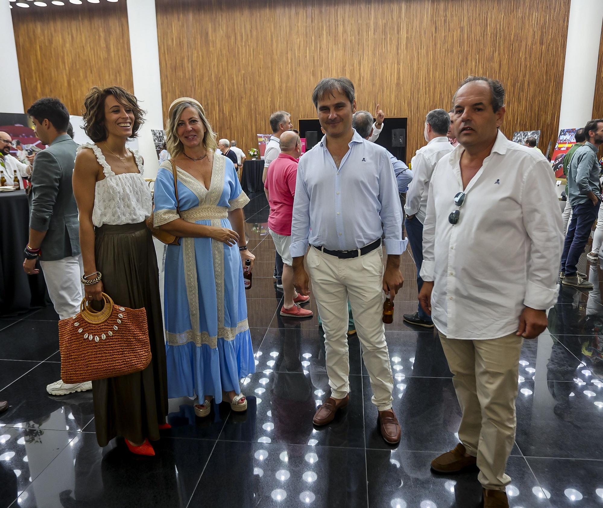 Mar�a Mayoralas; Gema Amor, presidenta de Alicante Gastron�mica; Nacho Lloret, gerente de la Plaza de Toros de Alicante y Carlos Ba�o, presidente de la C�mara de Comercio de Alicante.jpg