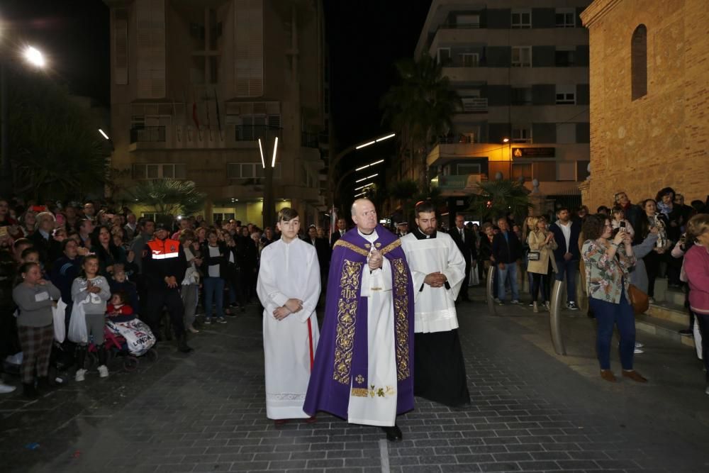 Domingo de Ramos: Procesión de Las Mantillas en Torrevieja con Nuestra Señora de La Esperanza y de La Paz