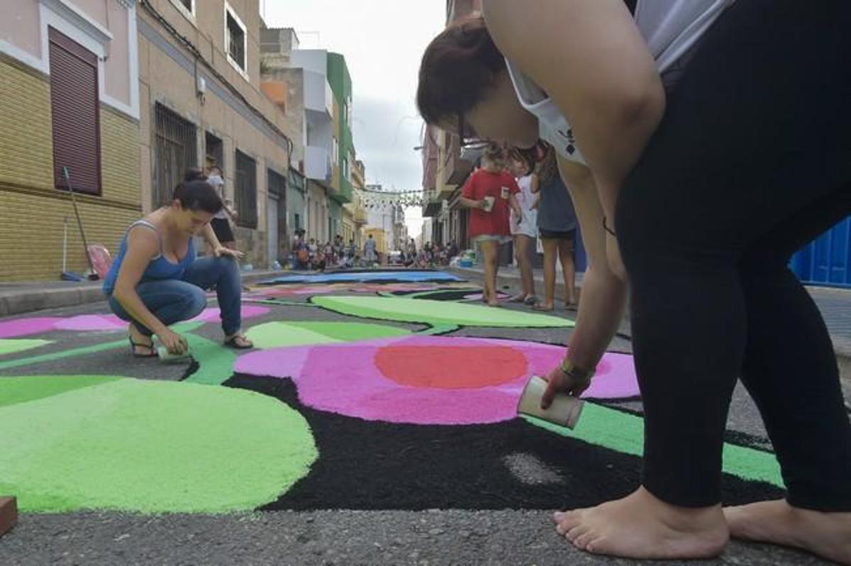 Alfombras por la fiesta de la Vingen del Carmen, ... Alfombras por la fiesta de la Vingen del Carmen, ...