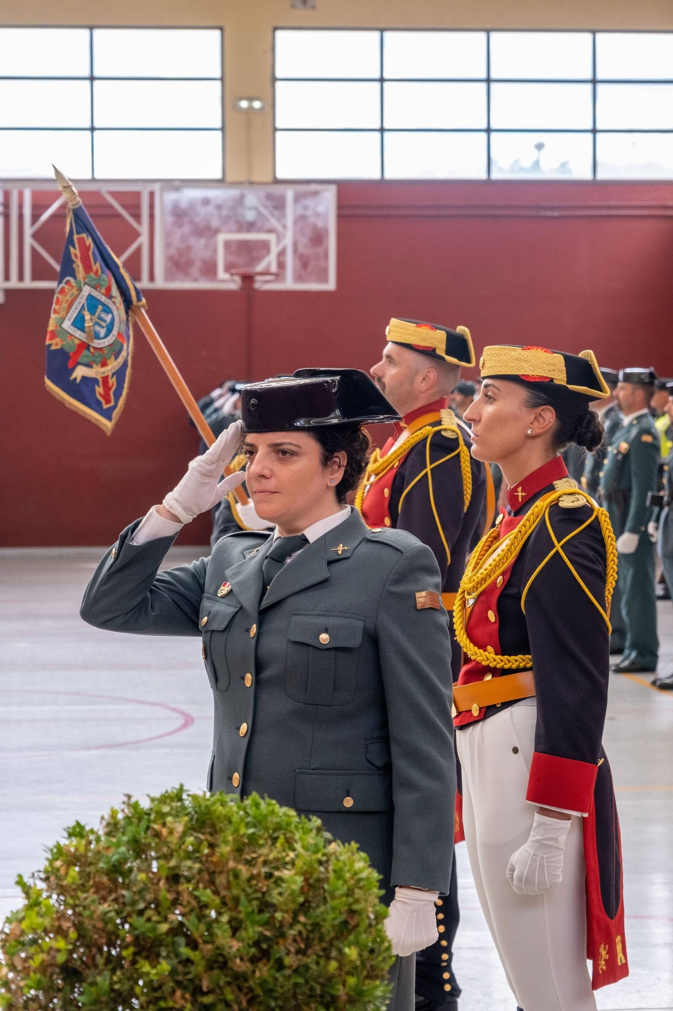EN IMÁGENES: Así fueron los actos en Oviedo del 179 aniversario de la Guardia Civil