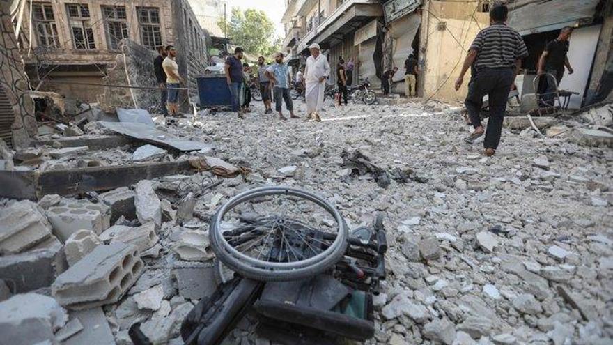 Ataques aéreos y con cohetes dejan una veintena de muertos en Siria