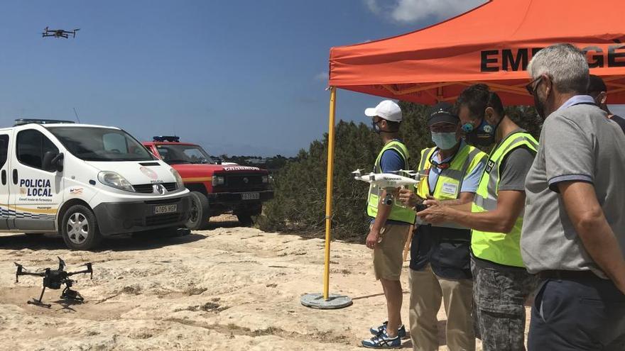Equipo de vigilancia y operatividad con dron de Formentera.